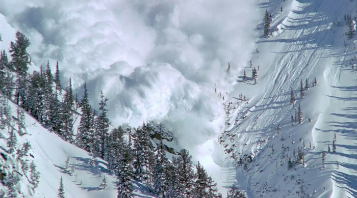کولاک برف و خطر ریزش بهمن در ارتفاعات/ شرایط برای کوهنوردی نامساعد است