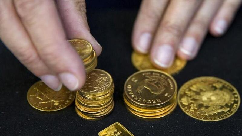 دستگیری زن و شوهر کلاهبردار که سکه‌های تقلبی می‌فروختند