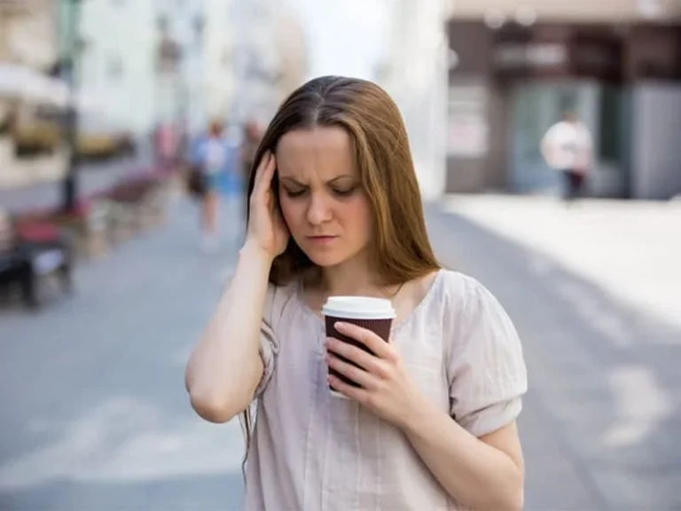 رفع حالت تهوع بعد قهوه