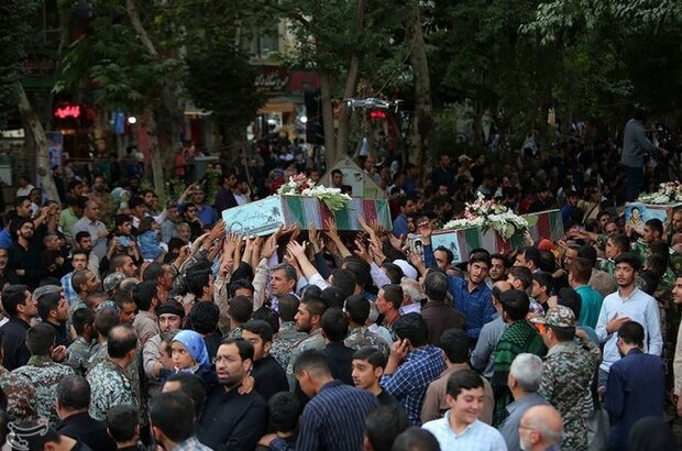 مادران نصف جهان فرزندان نام آشنای خود را در آغوش کشیدند