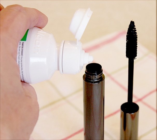 Pouring water into the mascara
